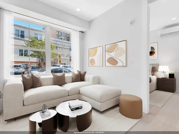 520 New York Avenue image 1 of 11