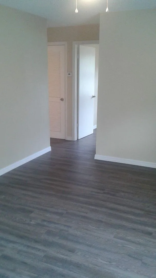 410 S. Hill Ave — Photo 4