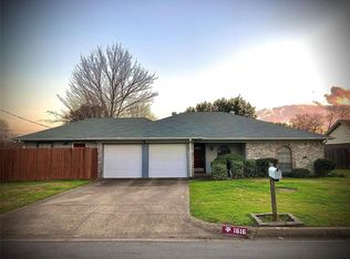 1616 Tobie Layne St, Benbrook, TX 76126