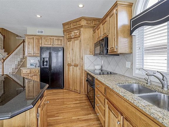 5th image of 17743 S Roundtree Dr