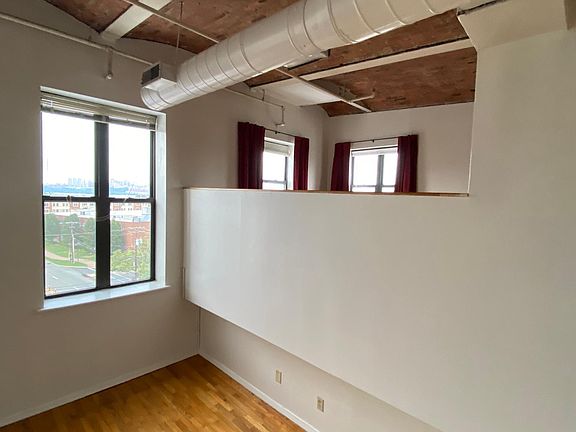 SOHO STYLED LOFT VAULTED ARCHED BRICK CEILING