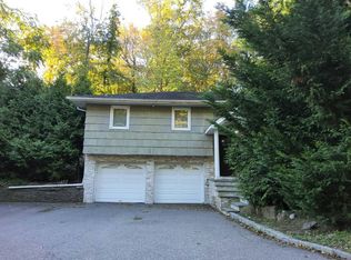 122 Centerport Rd, Centerport, NY 11721