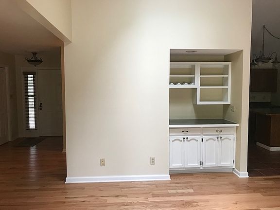 4th image of 2021 E Kensington Ct