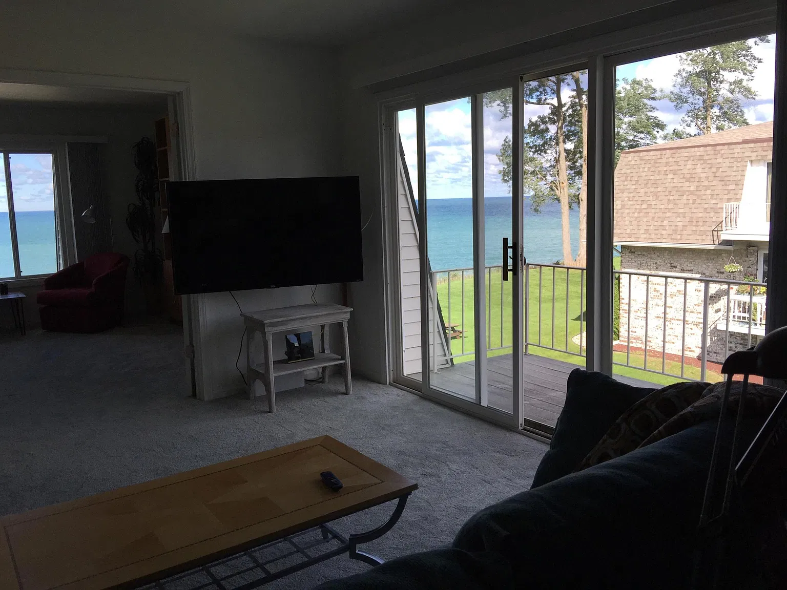 3620 Lakeshore Dr — Photo 2