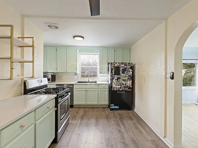 156 S Newton St #A — Photo 16
