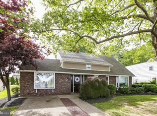 9322 Academy Rd, Philadelphia, PA 19114