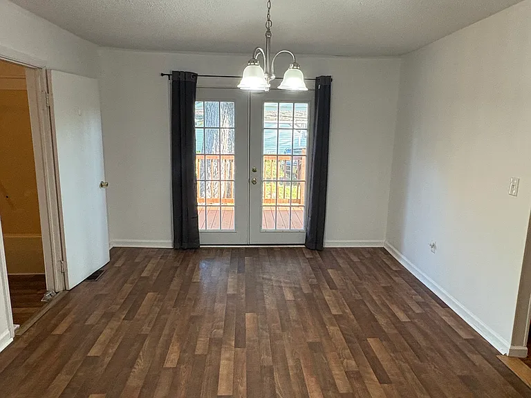 111 Forest Ln — Photo 6