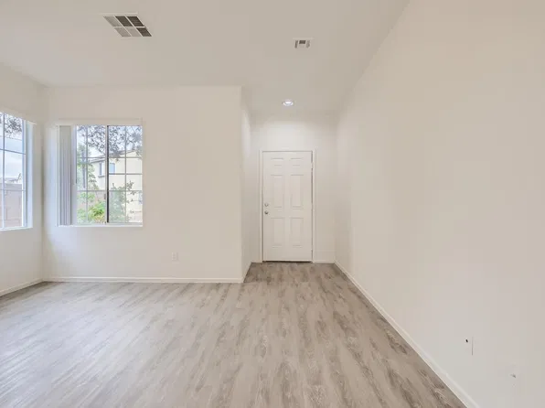4045 Oliver Sagebrush Dr, Las Vegas, NV 89122