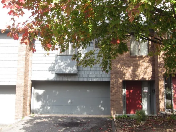 93 Trolley Crossing Ln, Middletown, CT 06457