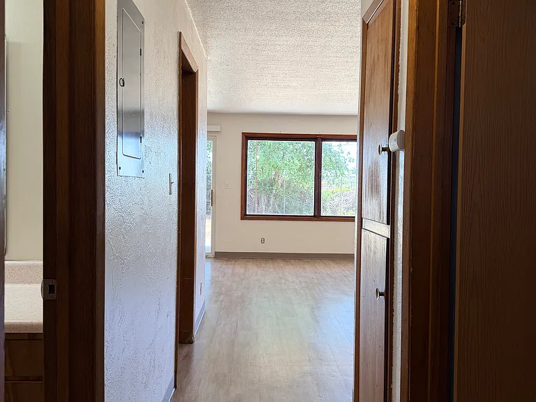 539 W Crest Dr #6 — Photo 10