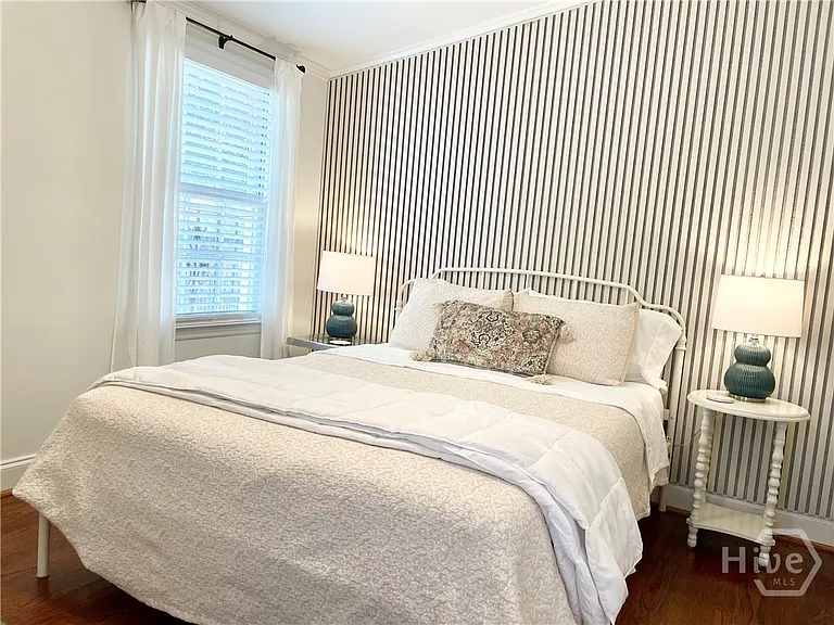 215 W Taylor St — Photo 10