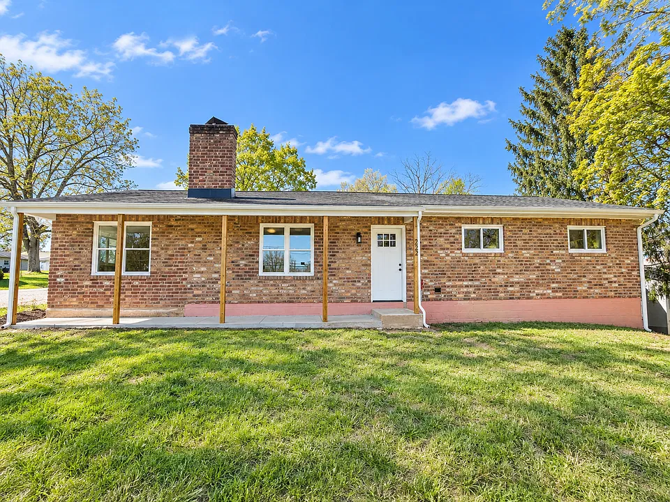 222 Holly Hill St