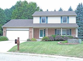 4232 Hidden Meadows Ct, Okemos, MI 48864