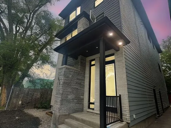 300 Elmgrove Ave #4, Ottawa, ON K1Z 6V1