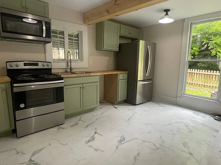 1404 Hannah Ave — Photo 4