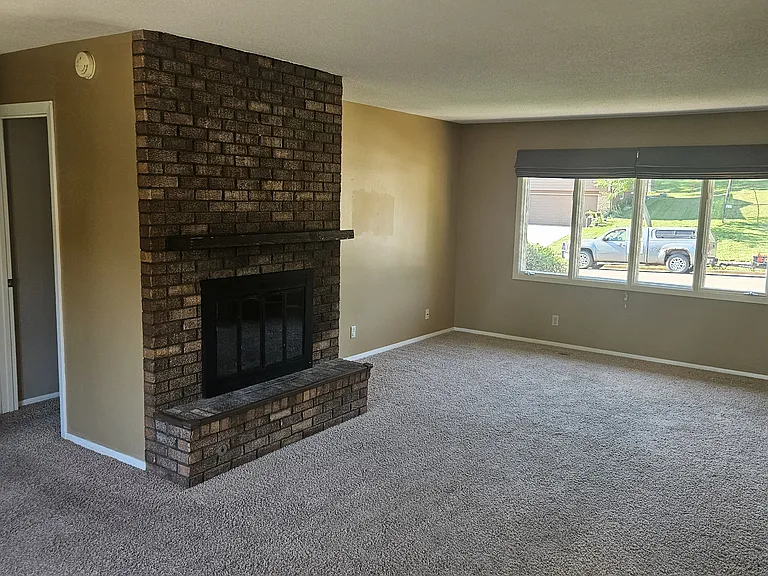 1405 E 54th St — Photo 3