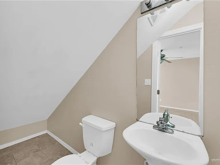 1607 W Omni Ave #4 — Photo 8