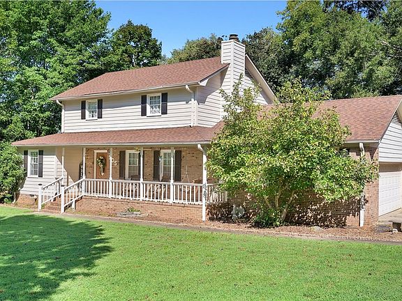 3rd image of 105 Sunset Ct