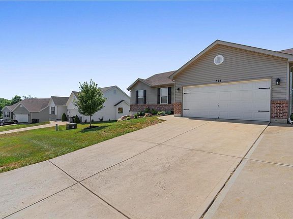 4th image of 814 Oxford Ct