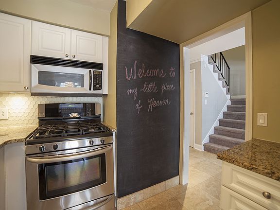 636066785390659635Stone_Manor-2439_FMLS