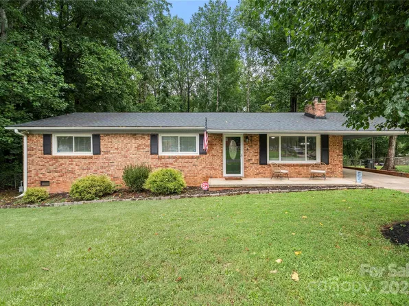 4416 Dawnwood Dr, Gastonia, NC 28056