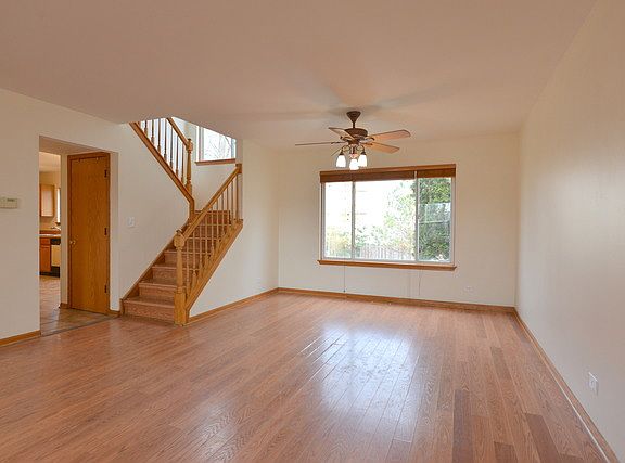 2nd image of 984 Fox Chase Dr
