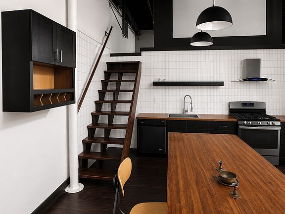 4th image of 4059 Saint Clair Ave #430