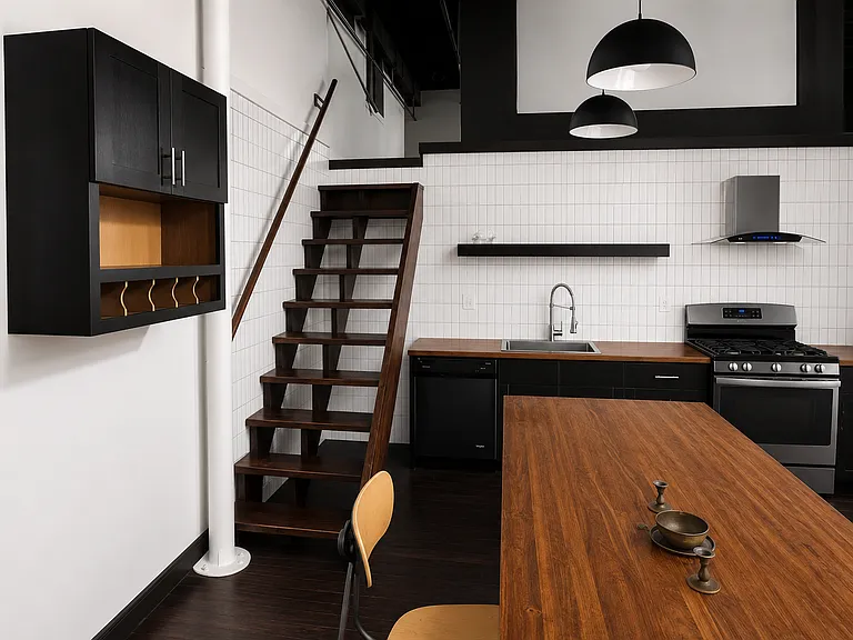 4059 Saint Clair Ave #430 — Photo 4