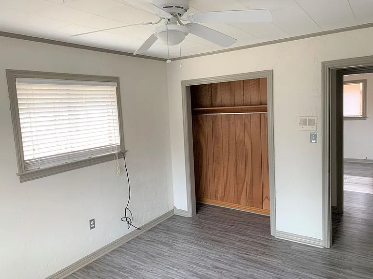 1820 S Commerce Ave — Photo 13