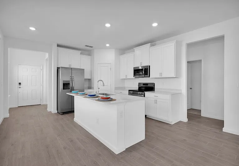 302 Lake Sinclair St — Photo 8