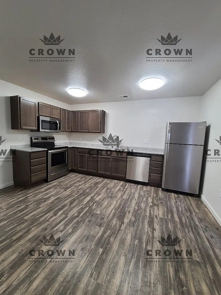 3 bed, 1200 sqft, $1,650 — Photo 4