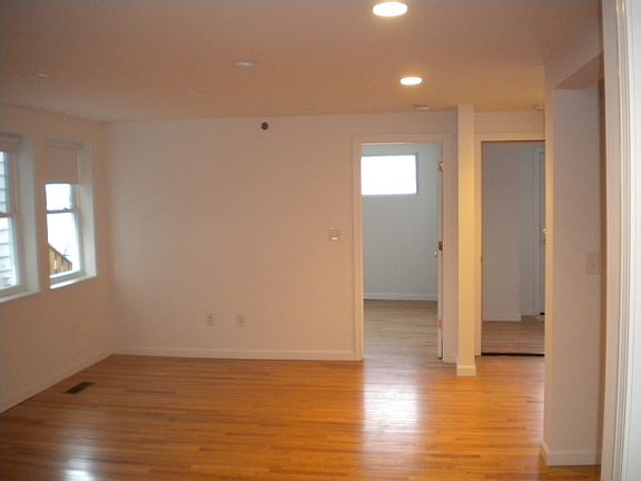 5th image of 645 Saratoga St E #1