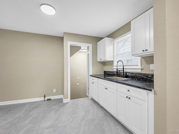 4th image of 9583 Stahelin Ave