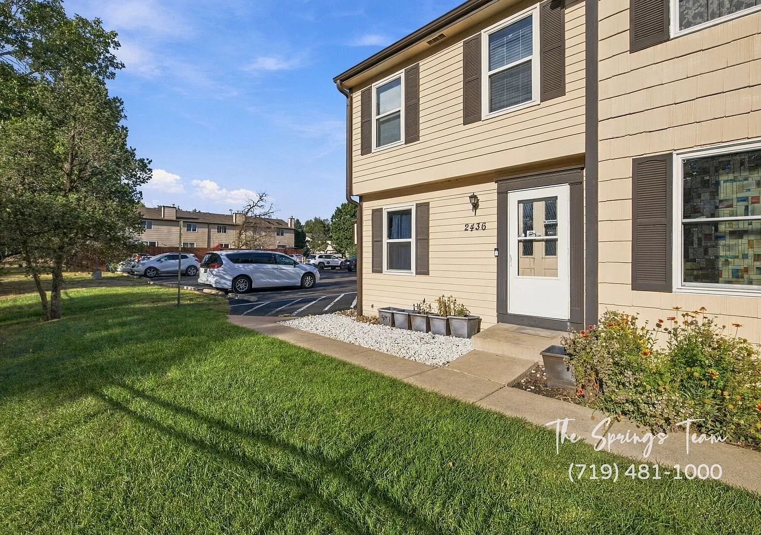 Cozy 2 Bd Condo With Bonus Basement Space In Lexington Village Community — Photo 2
