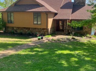 17759 Woods Dr, Boonville, MO 65233