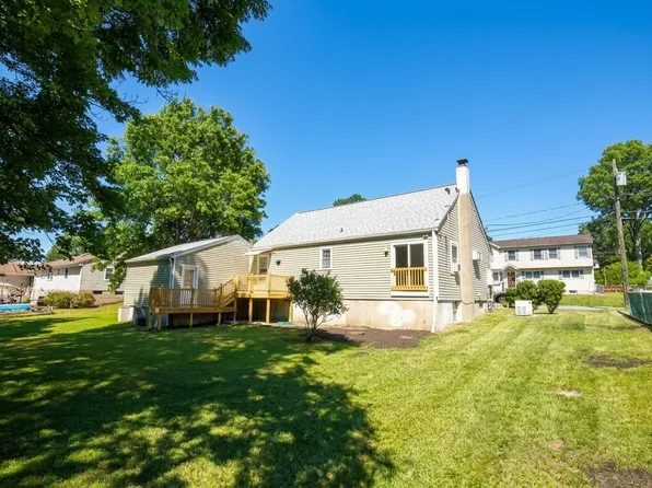 31 Dupont Ter, Wayne, NJ 07470