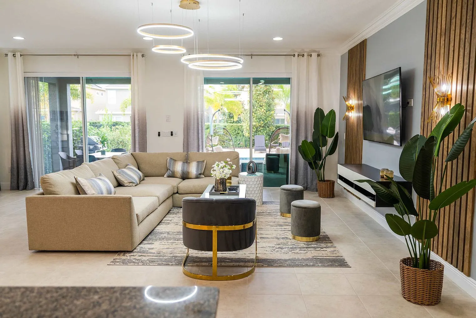 9 bed, 8.0 bath, 4628 sqft, $8,100 — Photo 1
