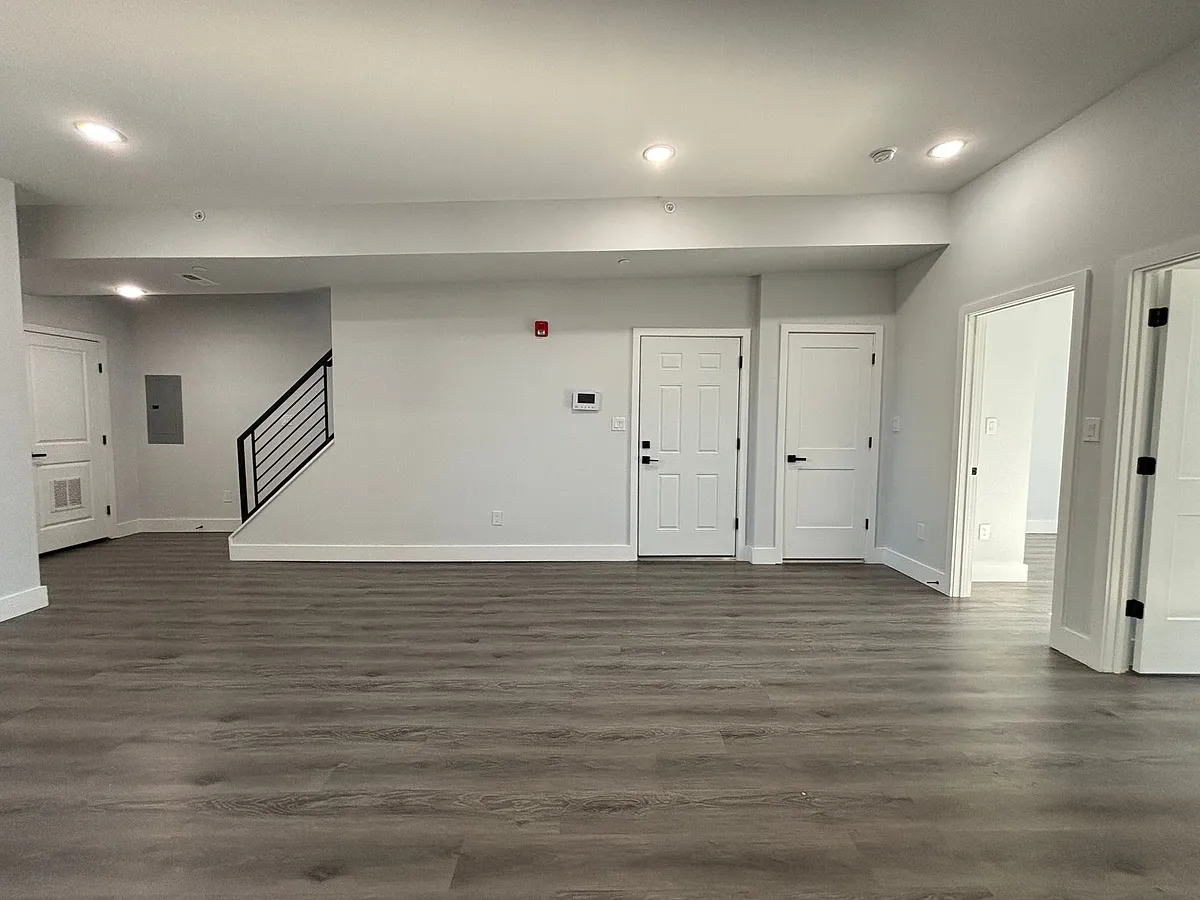 Building Photo - 1003 W Dauphin St #D