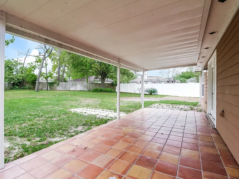 8028 Bannockburn Dr — Photo 15
