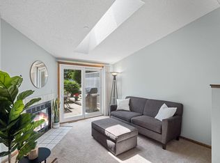 5308 Highpointe Ter, Bloomington, MN 55437