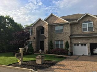 2 Skunks Hollow Rd, Saint James, NY 11780