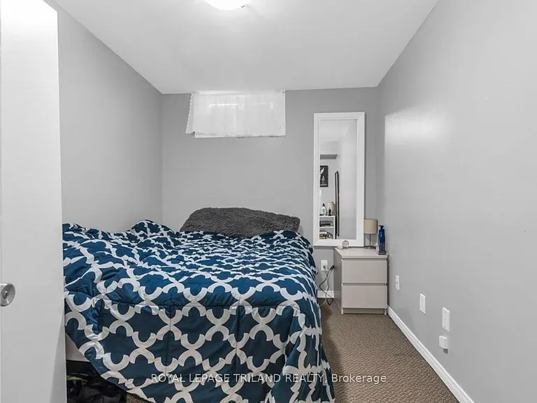 197 A Cedarvale Cres #B — Photo 5