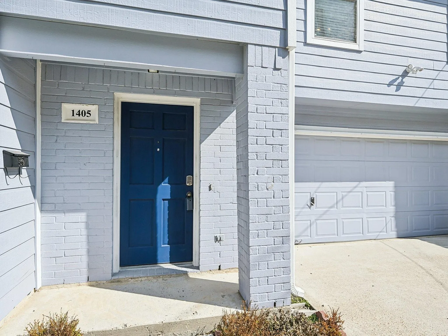 3 bed, 2.0 bath, 1418 sqft, $2,300 — Photo 4