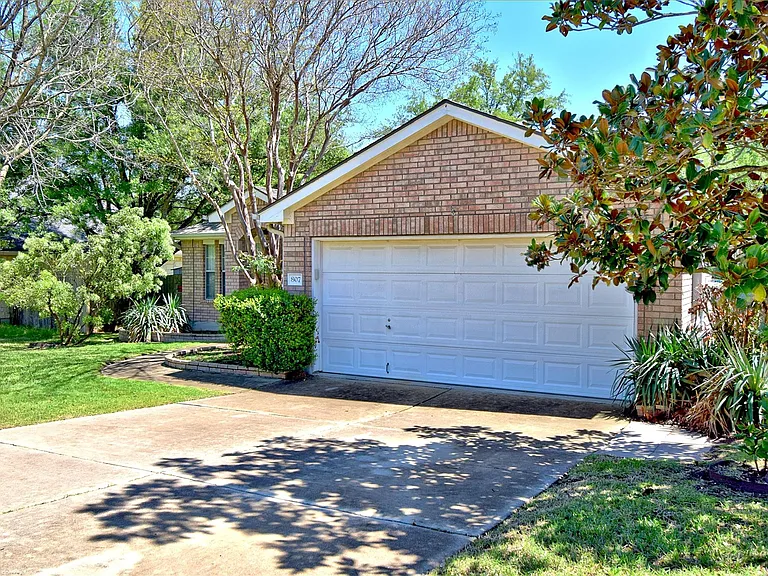 807 Wild Petunia Way — Photo 3