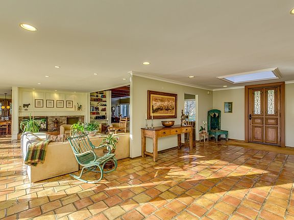 Spacious entry foyer and open floor plan