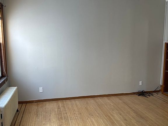 5th image of 318 8th St SE #1