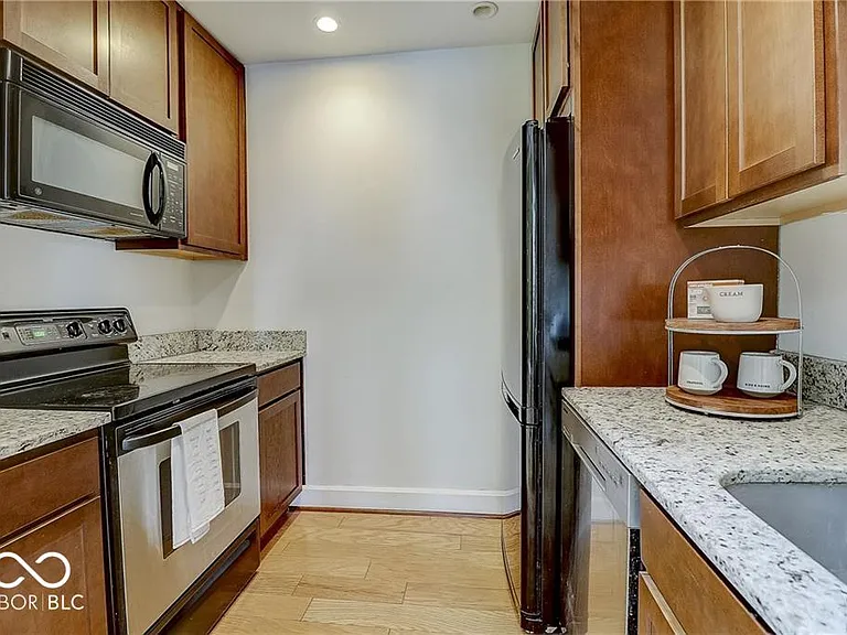 714 Buchanan St #18 — Photo 8