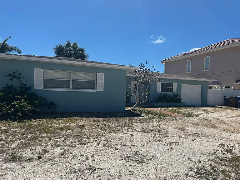 7112 S Shore Dr S — Photo 3