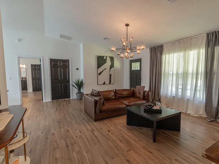 1641 SW 31st Ave — Photo 6