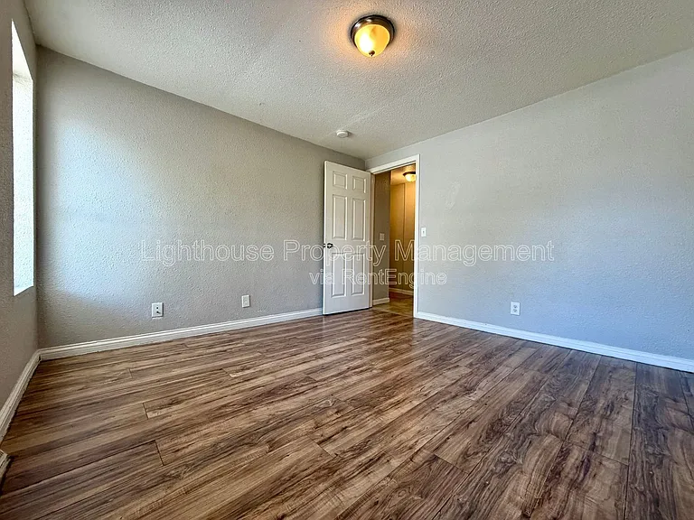 273 E Forest Ave #6 — Photo 6